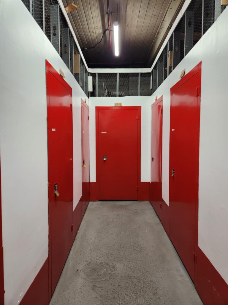 Storage Units at Depot-Cle Entreposage - 4840 Acorn St, Montreal, QC